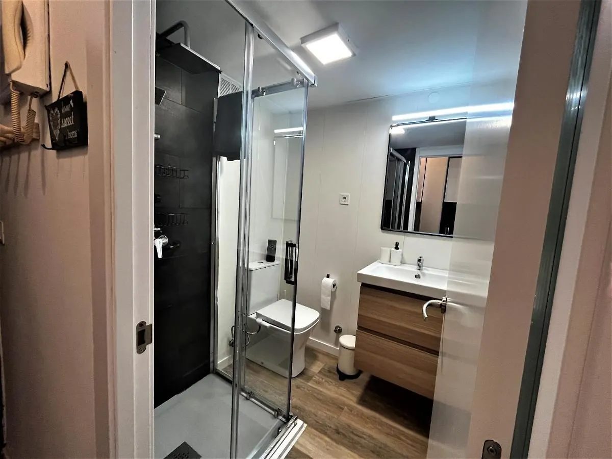 Lim2 - Nuevo, 1 Dorm, Wifi, Centro 5 Min, Playa 10 Min Apartment Torremolinos 0*,  Spain